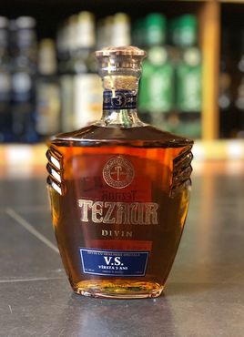 Moldavische brandy Tezaur-Divin 3* / Молдавский Коньяк 